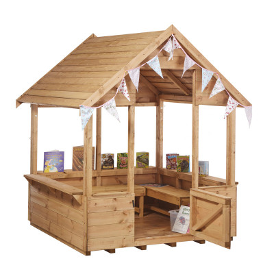 Salle de lecture en bois