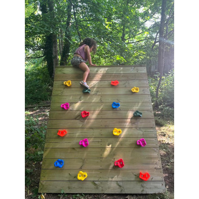 Mini mur d'escalade en bois