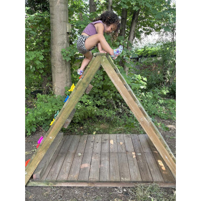 Mini mur d'escalade en bois