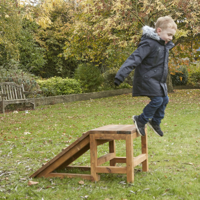 Plateforme de saut en bois