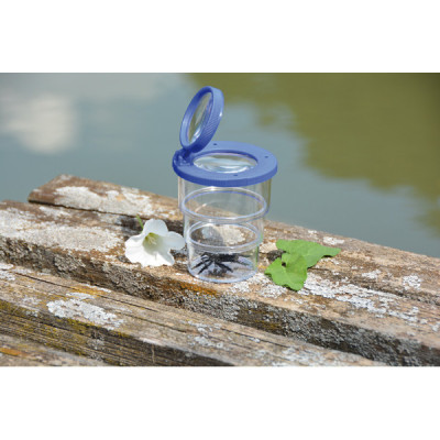 Boîte rétractable avec loupe